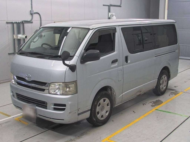 TOYOTA REGIUS ACE VAN