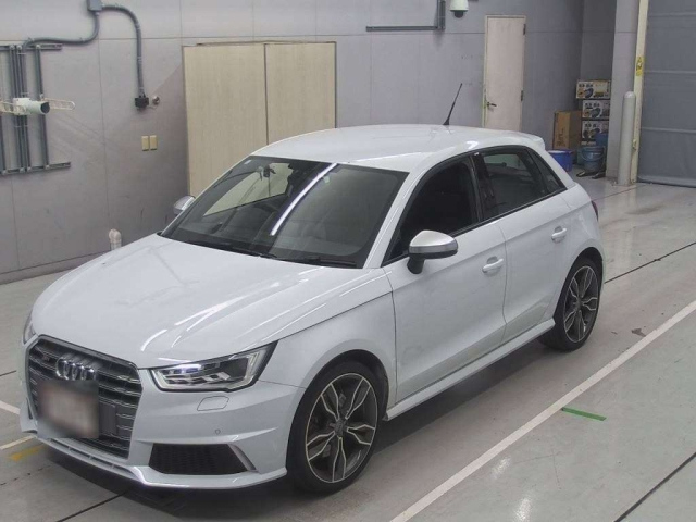 AUDI S1 2016