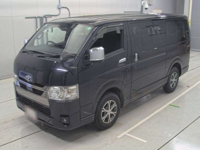 TOYOTA HIACE VAN