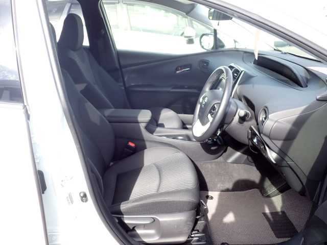 TOYOTA PRIUS 2017