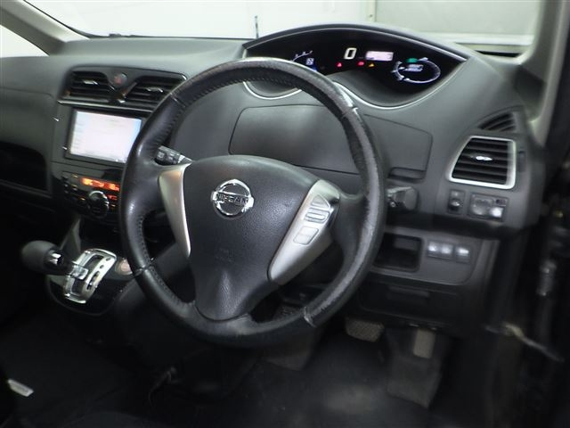NISSAN SERENA 2012