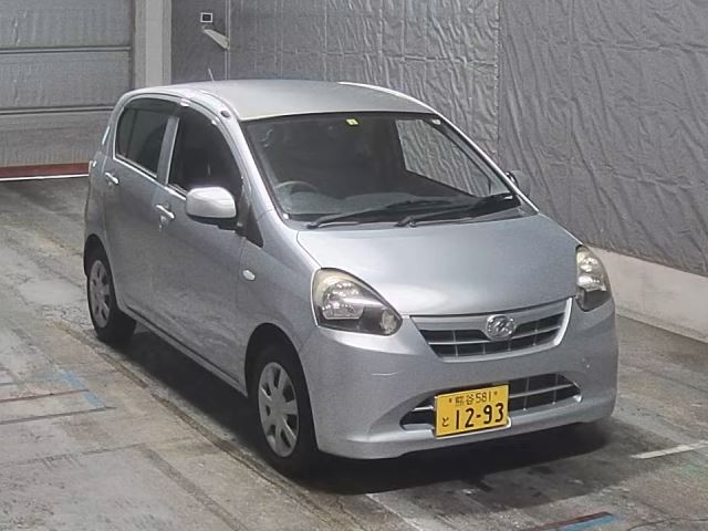 DAIHATSU MIRA E S 2012