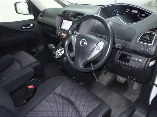 NISSAN SERENA 2013