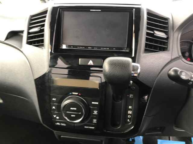 NISSAN ROOX 2010