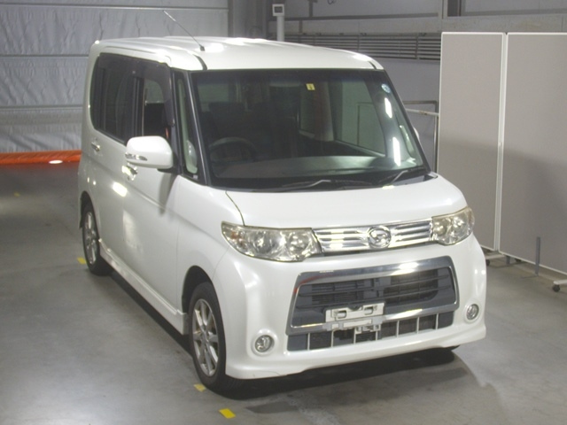 DAIHATSU TANTO 2011