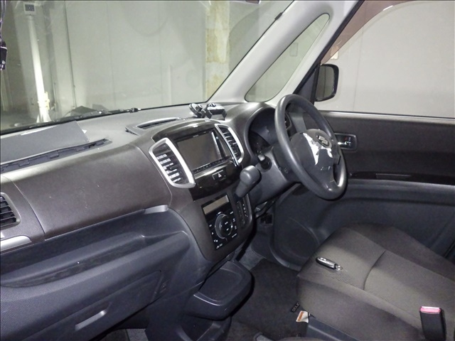 SUZUKI SOLIO 2011