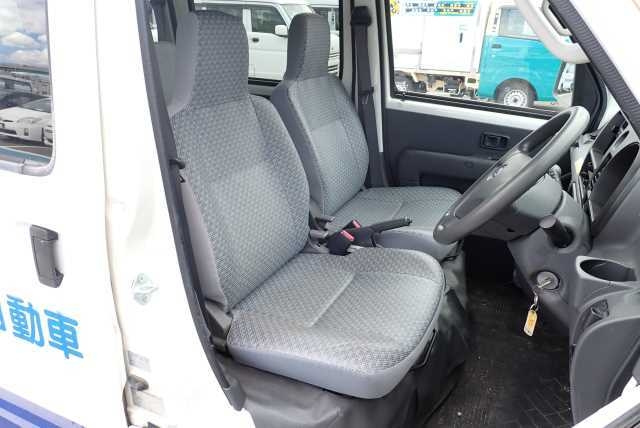 DAIHATSU HIJET VAN 2010