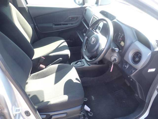 TOYOTA VITZ 2016