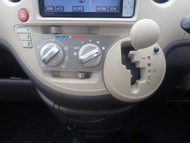 TOYOTA SIENTA 2011
