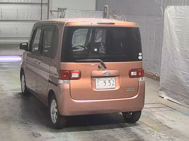 DAIHATSU TANTO 2010