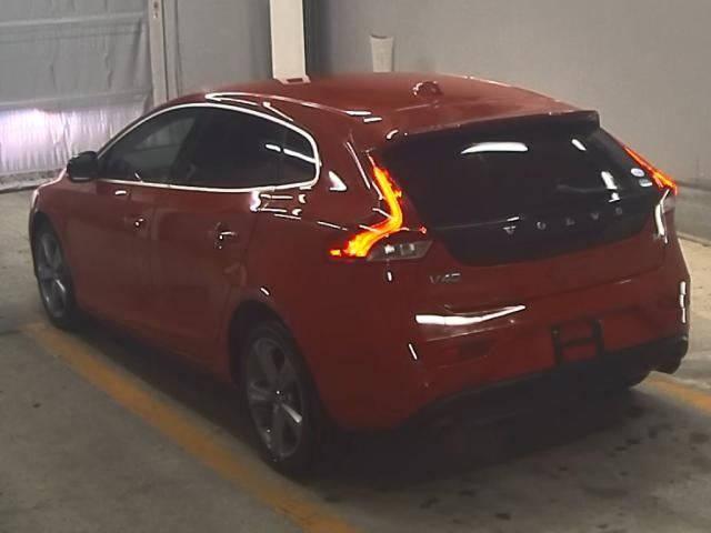 VOLVO V40 2013