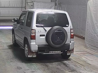 NISSAN KIX 2008