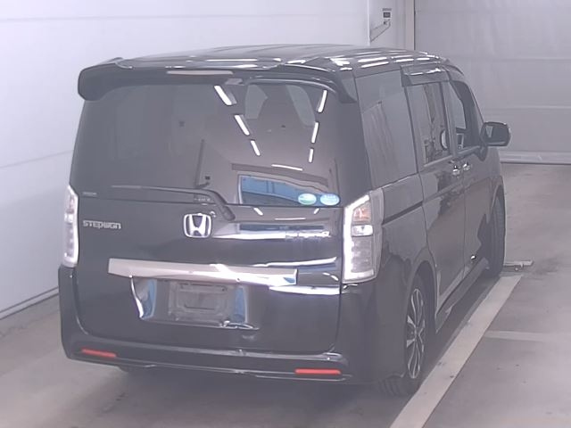 HONDA STEP WAGON 2013