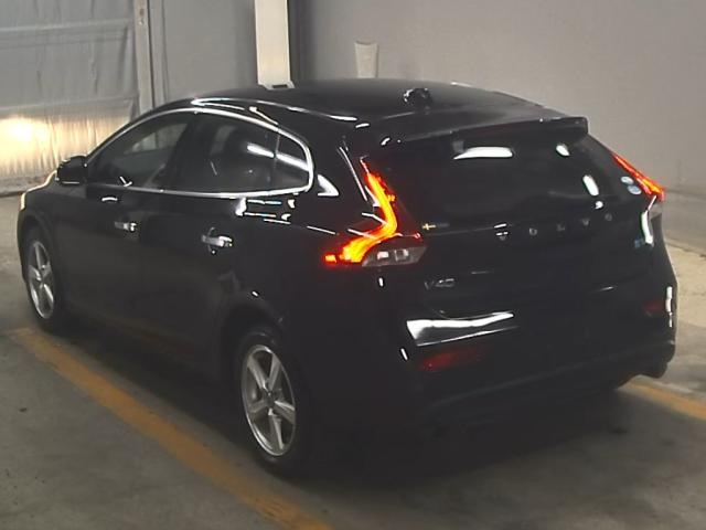 VOLVO V40 2014