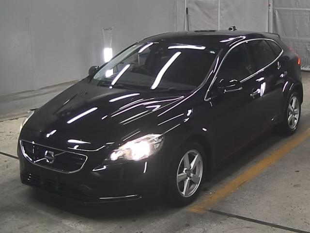 VOLVO V40 2014