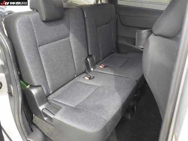 TOYOTA SIENTA 2016