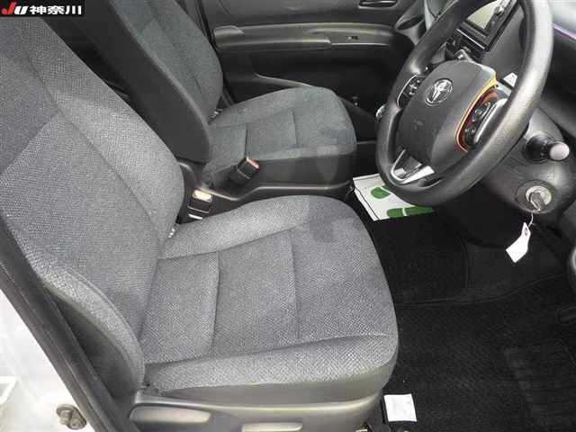 TOYOTA SIENTA 2016