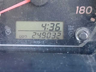 TOYOTA HIACE VAN 2011