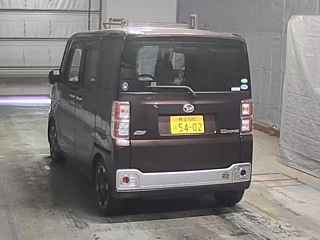 DAIHATSU WAKE 2015