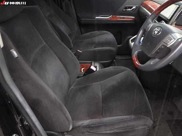 TOYOTA VELLFIRE 2010