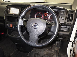 NISSAN SERENA 2010