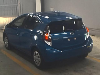 TOYOTA AQUA 2015