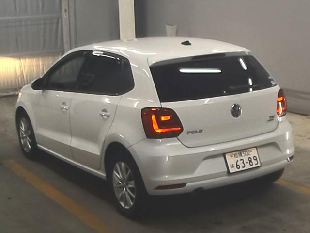 VOLKSWAGEN POLO 2015