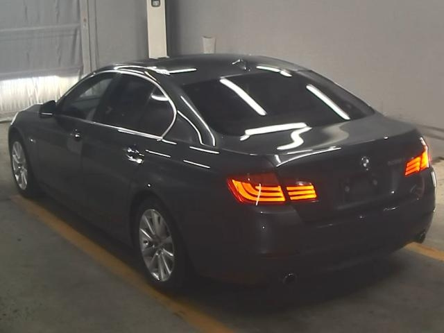 BMW 5 SERIES 2011