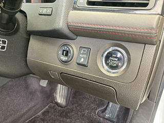 TOYOTA CROWN 2010
