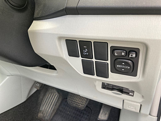 TOYOTA PRIUS 2013