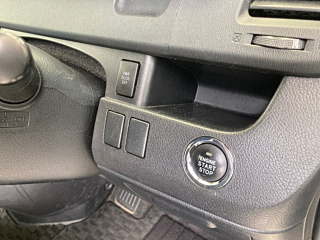 TOYOTA VOXY 2013