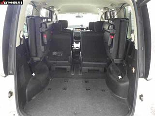 NISSAN SERENA 2010