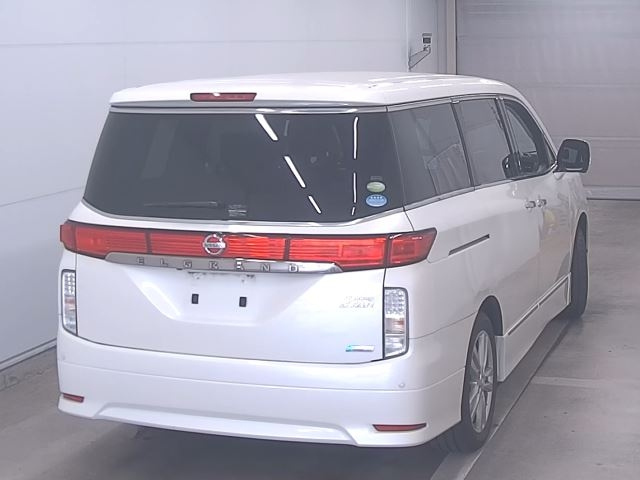 NISSAN ELGRAND 2010