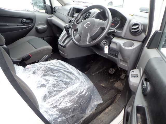 NISSAN NV200 2018
