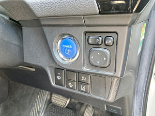TOYOTA COROLLA FIELDER 2016