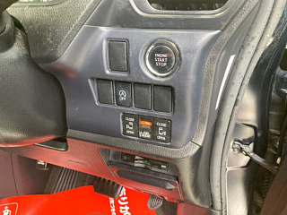TOYOTA VOXY 2014