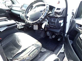 TOYOTA HIACE VAN 2019