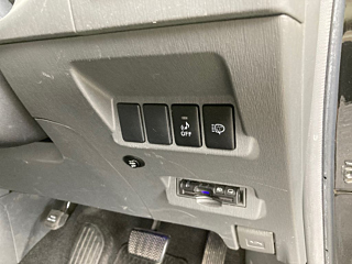 TOYOTA PRIUS ALPHA 2012