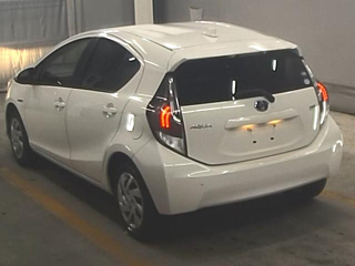 TOYOTA AQUA 2015