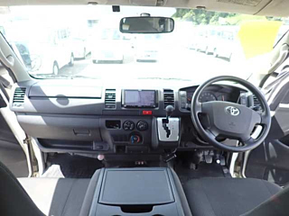 TOYOTA HIACE VAN 2017