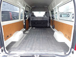 TOYOTA HIACE VAN 2020