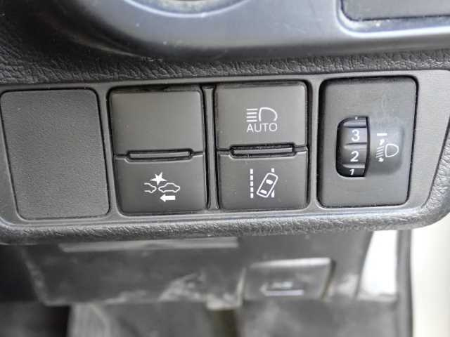 TOYOTA COROLLA FIELDER 2019