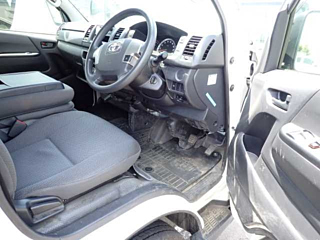TOYOTA HIACE VAN 2019