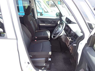 TOYOTA ROOMY 2022