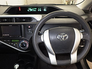 TOYOTA AQUA 2013