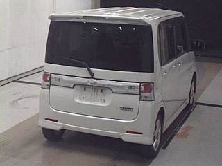 DAIHATSU TANTO 2010