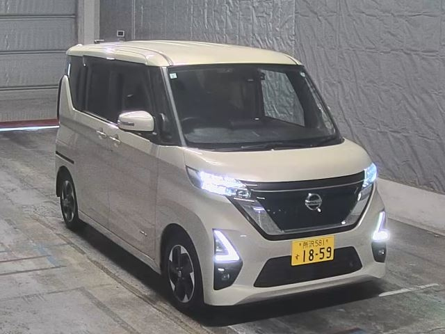 NISSAN ROOX 2021