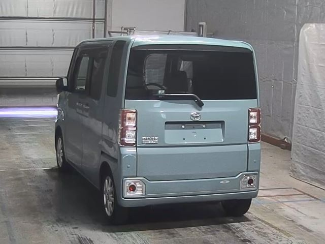 TOYOTA PIXIS MEGA 2020