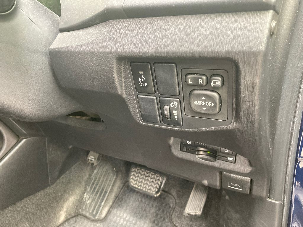 TOYOTA PRIUS PHV 2012