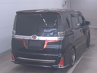 TOYOTA VOXY 2014